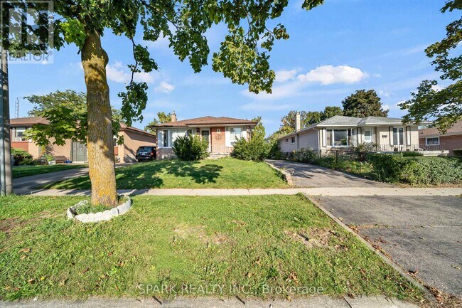 Building Photo - 16 Horwood Dr