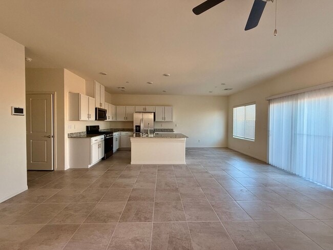 Building Photo - BRAND NEW 4 BED 2.5 BATH 2 CAR GARAGE SING...