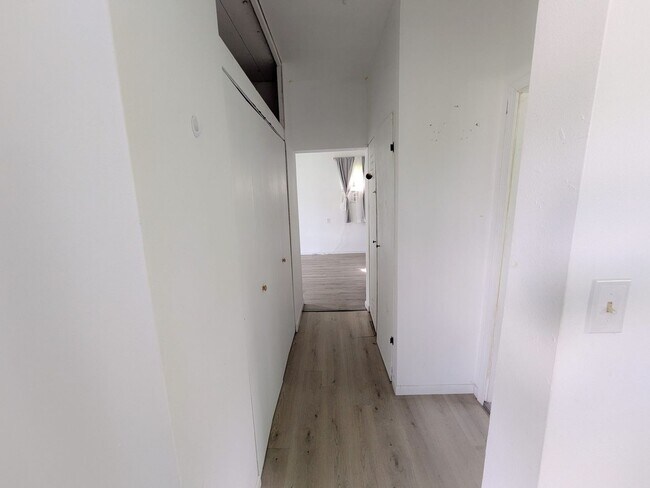 Foto del edificio - 625-627 E Pipkin St