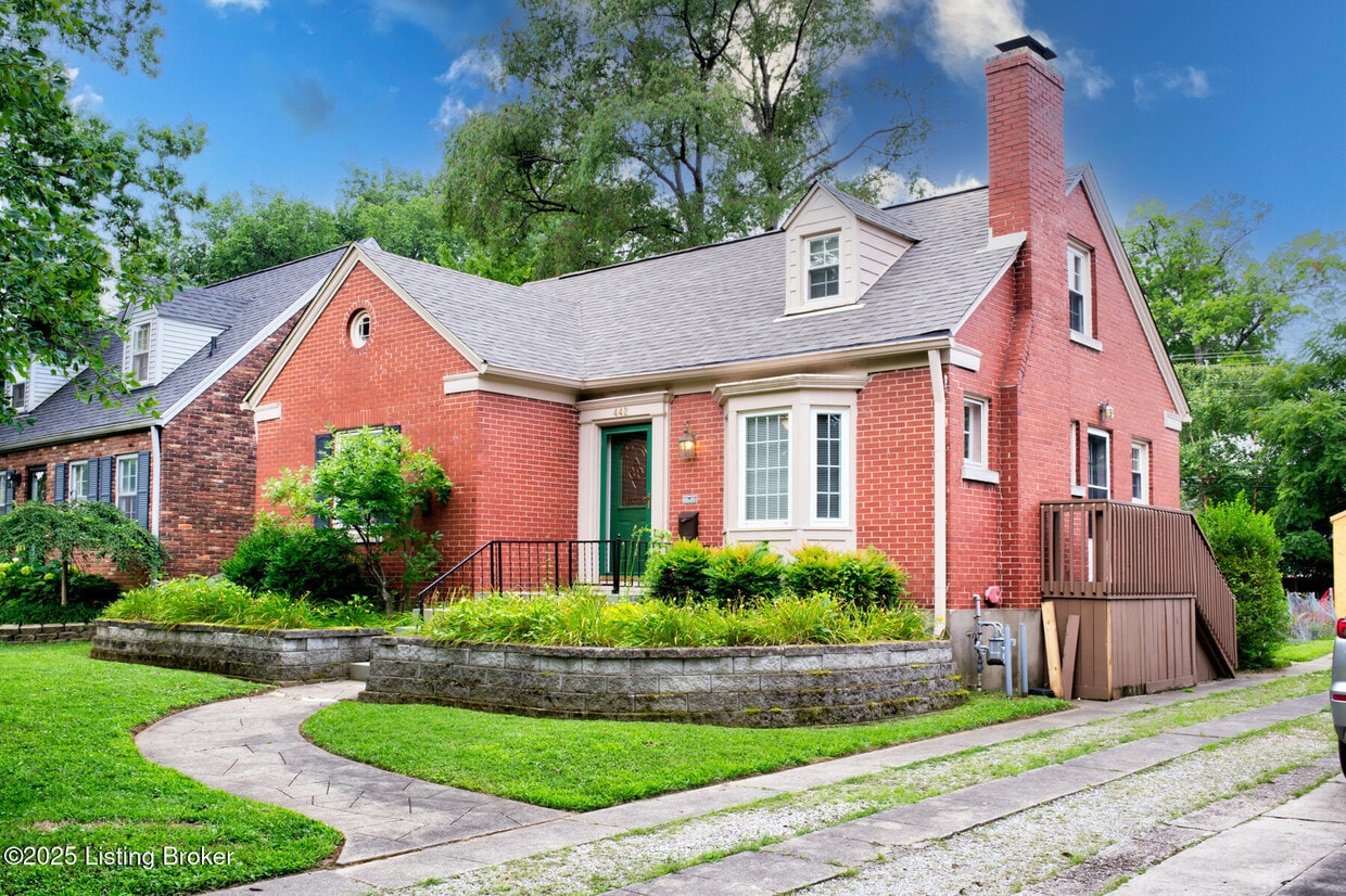 Primary Photo - 442 Bauer Ave