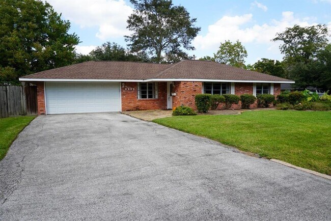 Foto del edificio - 8902 Blankenship Dr