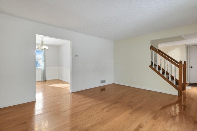 Building Photo - 2419 Breathstone Dr