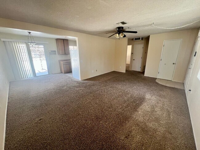 Foto del edificio - 2 Bedroom 1 Bath - Chocolate Drop Area