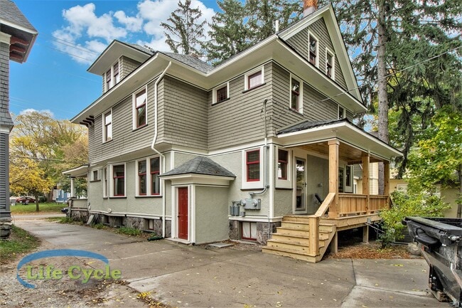 Building Photo - 4 br, 1 bath House - 235 Eastern Ave SE