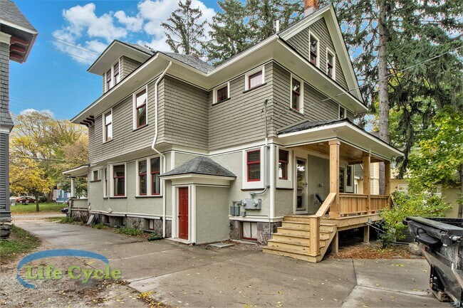 Foto del edificio - 4 br, 1 bath House - 235 Eastern Ave SE