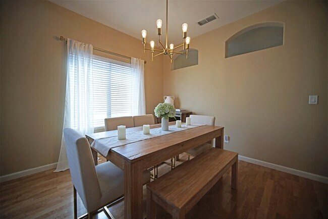 Building Photo - Beautiful Highland Reserve home 4 bedroom,...