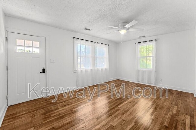 Foto del edificio - 2014 Lanier Dr