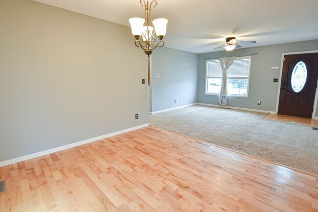 Foto del edificio - Pet Friendly Three Bedroom!