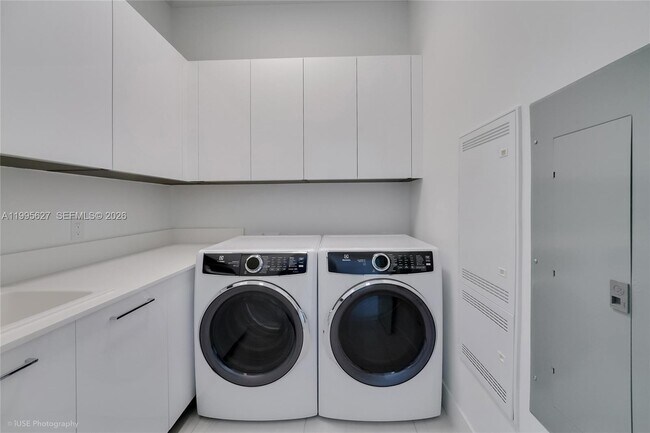 Photo - 153 N Seabreeze Blvd Apartment