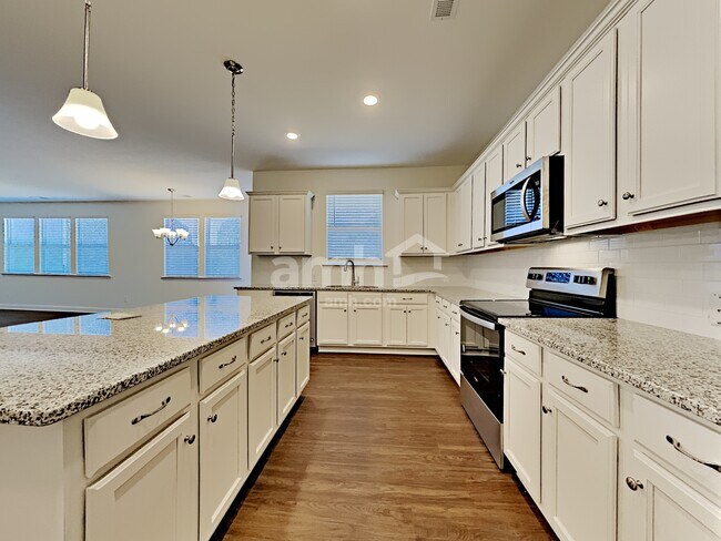 Building Photo - 130 Hamilton Park Dr