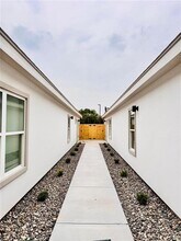 Building Photo - 740 N Alamo Rd