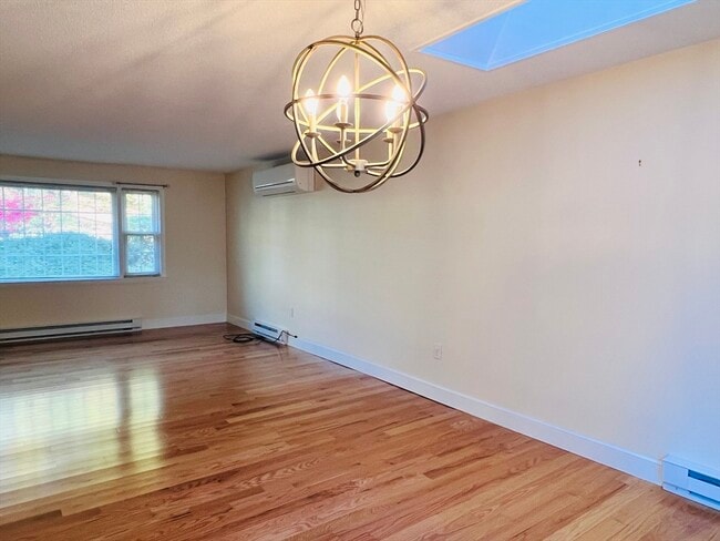 Foto del edificio - 135 Walker Pond Rd