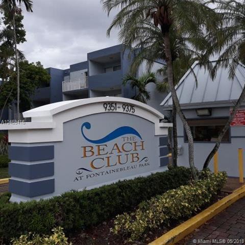 Entrada de la comunidad - Ref. Foto - 9375 Fontainebleau Blvd #L422