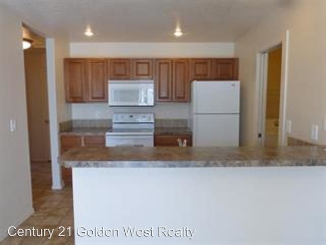 Building Photo - 3 br, 2 bath House - 3606 Airport Ave