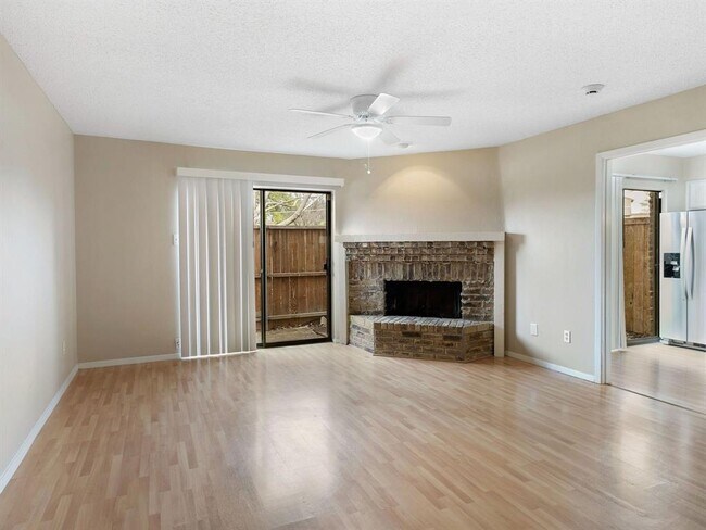 Building Photo - 333 Melrose Dr