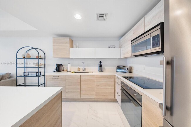 Foto del edificio - 16385 Biscayne Blvd
