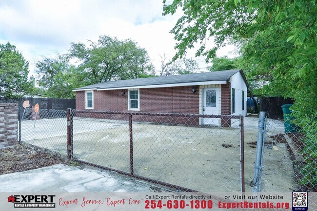 Building Photo - Gorgeous Home in Prime Location Close to F...