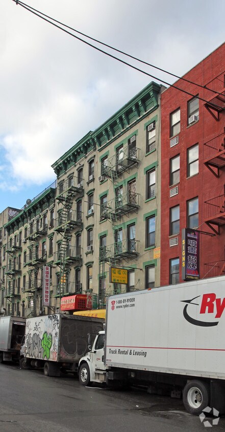 Building Photo - 37 Allen St