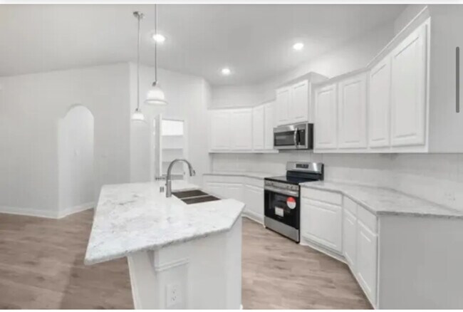 Foto del edificio - 328 Saltmeadow Ln
