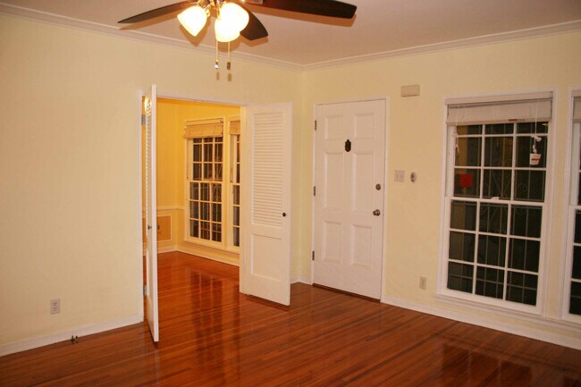 Foto del edificio - 831 Alandele Ave