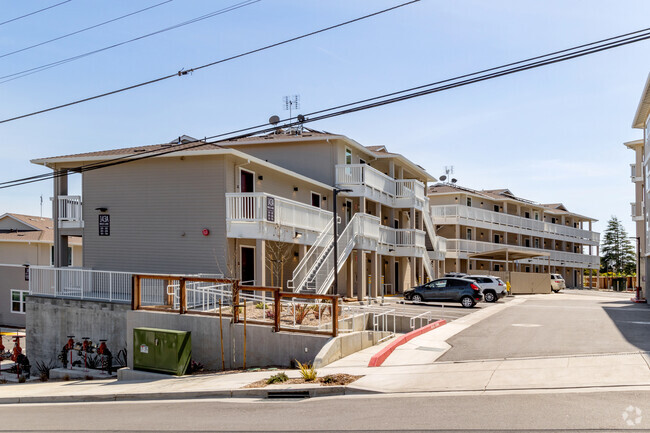 Building - Sparrow Terrace