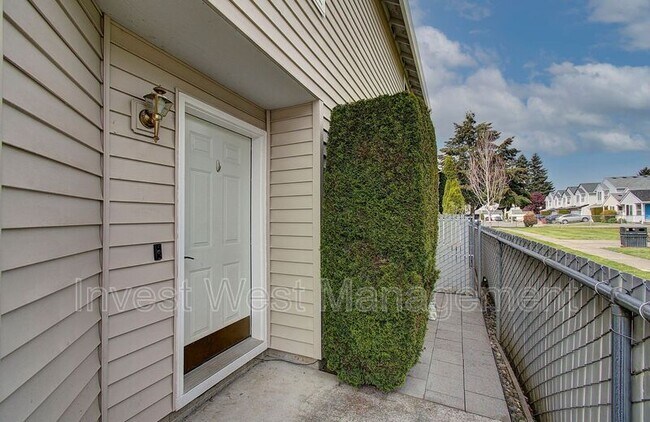 Foto del edificio - 3020 NE 116th Ave
