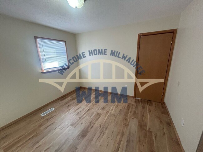 Foto del edificio - 6578 N 73rd St