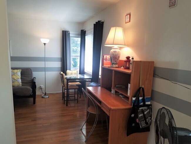 Foto del edificio - 2705 Alma St