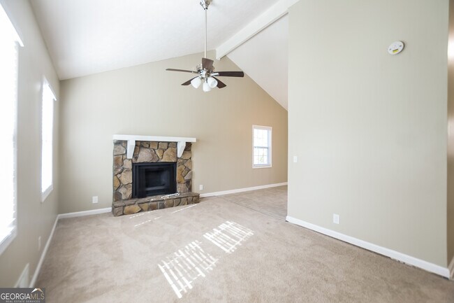 Building Photo - 302 W Paulding Blvd
