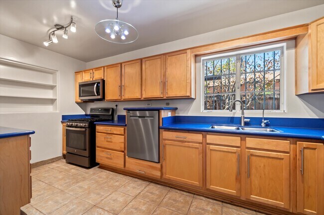 Foto del edificio - 2348 E Drachman St