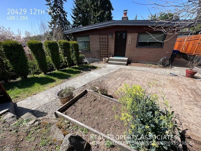 Building Photo - 4 Bedroom Home in SeaTac
