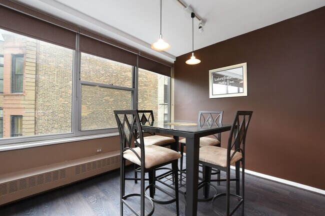 Foto del edificio - 3900 N Lake Shore Dr