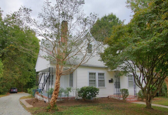 Building Photo - Charming 2 Bedroom Duplex in Lakewood!