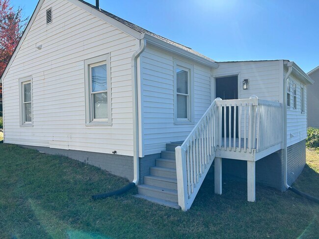 Photo - 2923 Old Greensboro Rd House