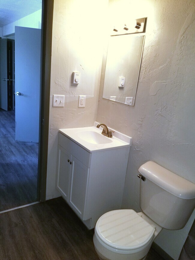 Foto del edificio - 203 Clairmont Ct