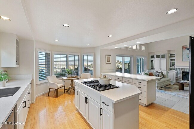 Foto del edificio - 6186 Squires Ln