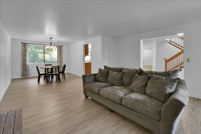 Foto del edificio - 5Bd/2.5Ba Everett Home