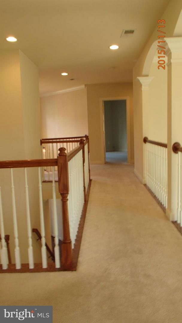 Building Photo - 3694 Stonewall Manor Dr