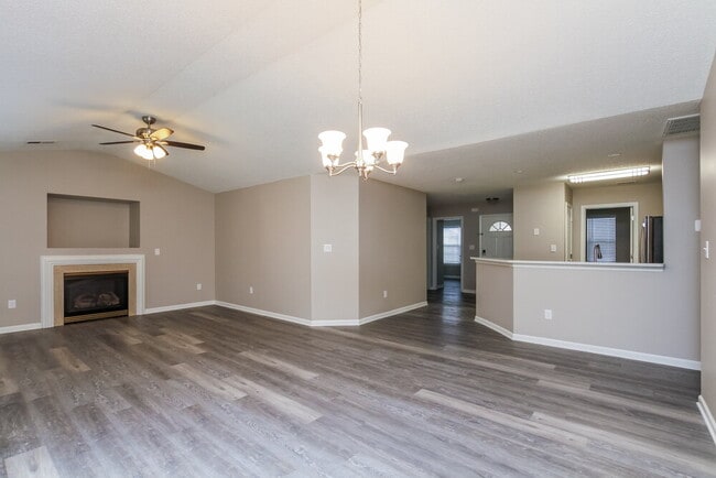 Building Photo - 135 English Hills Dr