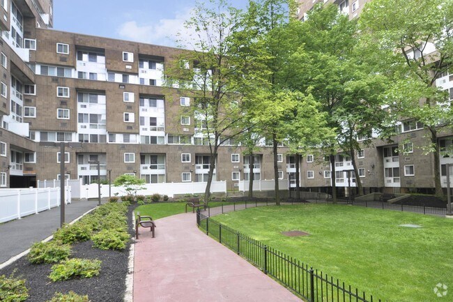 Riverview Court Apartment Homes Apartments Yonkers Ny Courtyard Riverview Court Apartment Homes