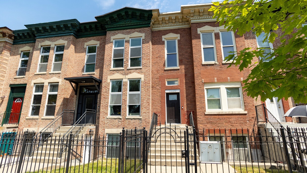 2442 W Taylor St, Chicago, IL 60612 House Rental in Chicago, IL