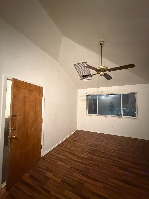 Foto del edificio - 411 McGuigan Pl