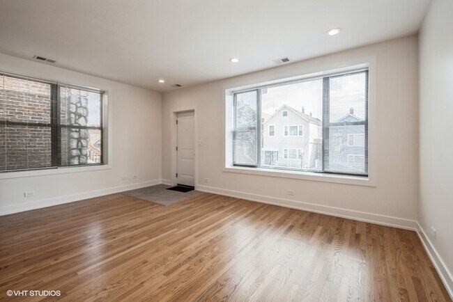 Building Photo - 3648 S Paulina St