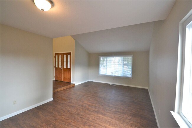 Building Photo - 2234 Ridgecrest Way