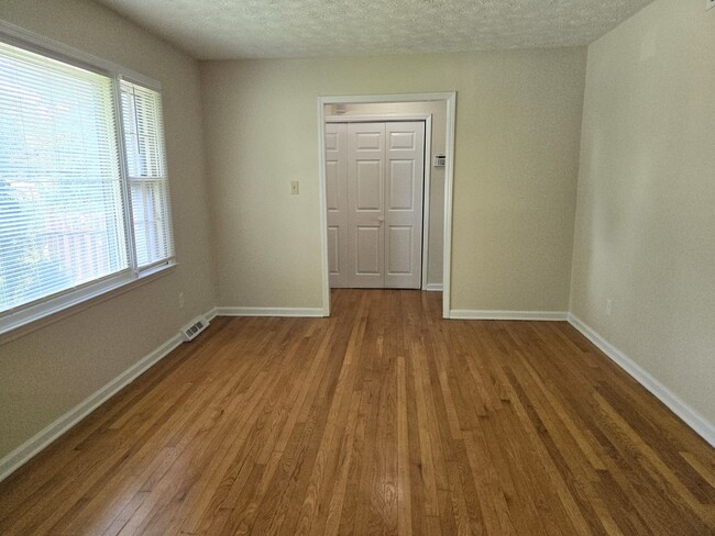 Building Photo - House in Gainesway With Huge Yard      240819