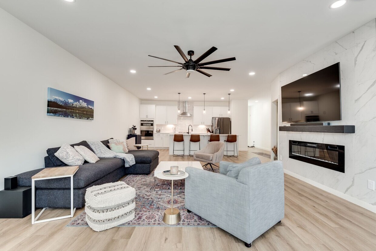 Foto principal - Newly Constructed 3/3.5 Home Minutes From ...