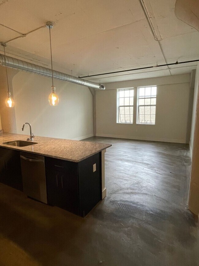 Foto del edificio - 538 Erie Blvd W