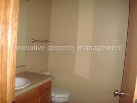 Foto del edificio - 8200 S Hughes Ave