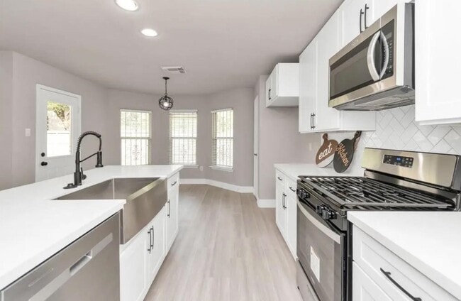 Building Photo - 3827 Flatwood Dr