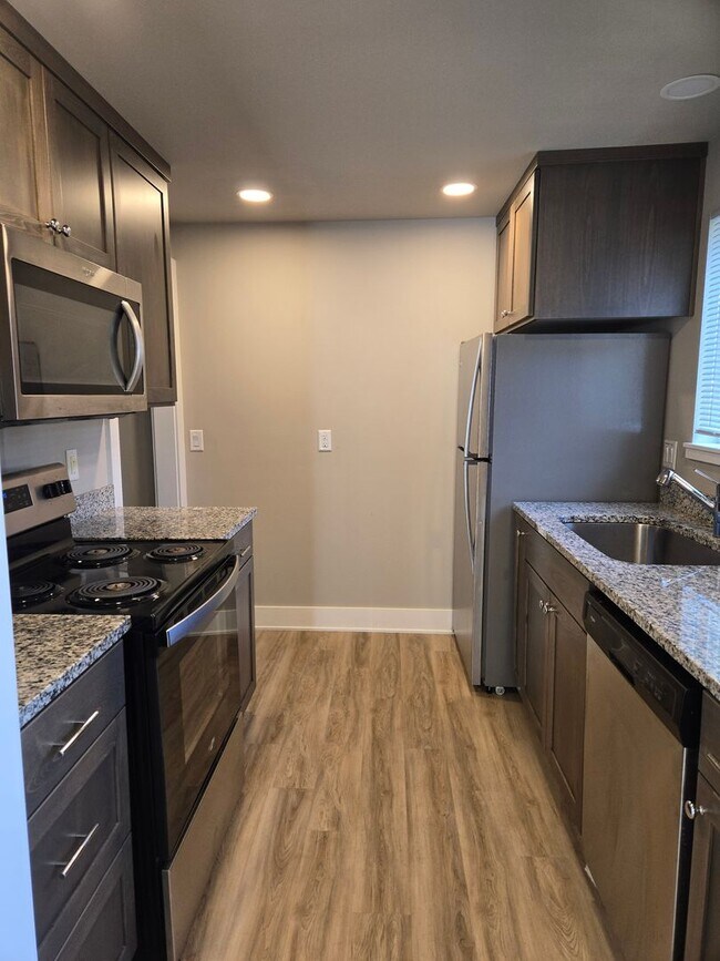 Foto del edificio - Newly Remodeled 2-Bedroom, 1-Bath Close to Downtown Salem!